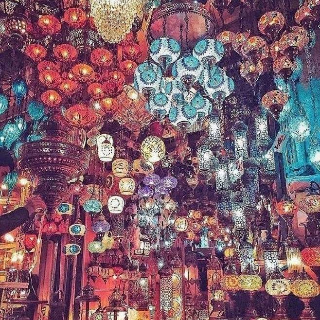 伊斯坦布尔的琉璃灯集市 ​​​​