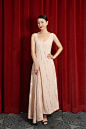 陶虹参加第75届威尼斯国际电影节时，身穿一袭裸色珠片长裙，优雅迷人，浑身充满优质女人的味道。