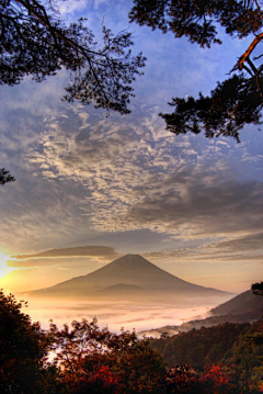 一溪绿水采集到美丽的富士山