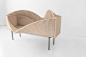 纽约艺术家 Sebastian ErraZuriz 的功能雕塑作品，或者说魔术般的家具。由大量木条制成，可以随时变换出优雅的形态，由家具变成一件现代艺术品。（O网页链接）

