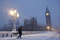 经天亮的雪夜，英国伦敦 
