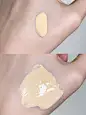 干皮！瑕疵皮亲妈！秋冬也拥有水润妆效 : 我的肤质：干皮，雀斑肌，角质层薄 秋冬对底妆的要求就是水润，喜欢那种脸上有光泽滴感jio 质地⭐️⭐️⭐️⭐️⭐️ 水润好推开，上脸不会卡干纹和爆皮 遮瑕力⭐️⭐️⭐️⭐️ 遮瑕力在水润的粉底液里算优