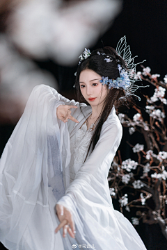 一块破碎的玉采集到古风女