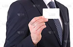 商人展示空白卡片。