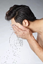 男士洗脸图片素材ID:VCG21gic16879617