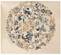 中国地毯，中国，19世纪晚期 - 夜光花，鎏金藤春联和优美的植物图案被巧妙地组合在一个和谐的奖章。 优雅的蝴蝶，欢乐，爱和长寿传统的象征，出现在整个与西尔万枝和优美的滚动卷须的自然奖章。