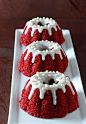 Cute Mini Red Velvet Cakes Topped with Cream Cheese Glaze #赏味期限# #蛋糕#