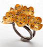 {30 Gorgeous Rings in June} Ring No. 21-Buttercup Flower Ring by Rebecca Koven | Haute Tramp@北坤人素材