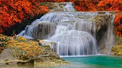 秋天霜叶瀑布风景电脑桌面主题壁纸图片(一)