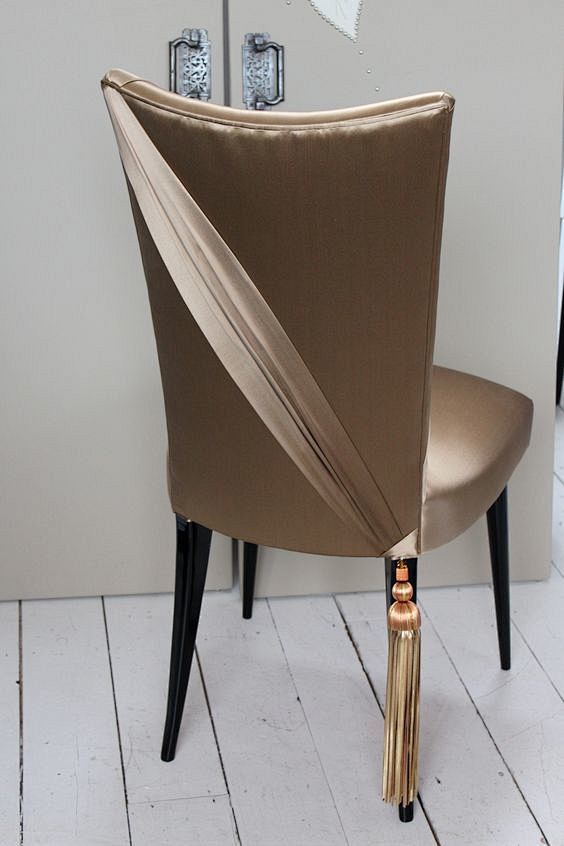 swathebronzestilettowithspinatassel