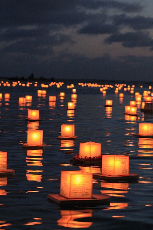Water lanterns can h...