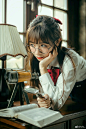 漂亮女孩！阅览室里的学姐