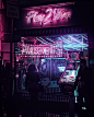 越夜越美丽！霓虹灯下具有奇幻色彩的东京街头。Liam Wong 的摄影独具一格，他只拍摄浸染在霓虹灯下的夜景。白天是游戏公司的艺术总监，晚上就变身扫街党，挎上相机游走在东京街头。 个人网站： O网页链接  #混摄绘# ​​​​