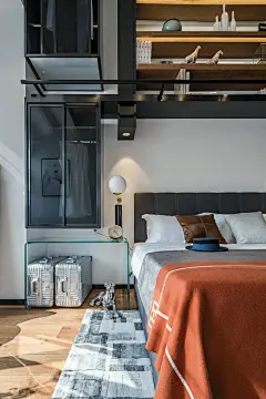 不挑设计的设计师,不是好设计师 : 成名已久的高文安在业内有个习惯，喜欢挑设计，挑别人不敢做、做不好的项目。温州中心样板房落地之初，投资方找过其他设计公司，方案差强人意，但交由高文安设计，却蜕变为一张展示温州城市时尚魅力的国际名片，成为