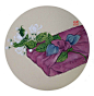 归省娘子，适返其家。着青素衣，偑茉莉花。风过阡陌，禾苗新发。几只燕子，一抹晚霞。