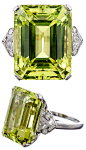 Raymond Yard Fine Chrysoberyl and Diamond Platinum Ring. A truly rare gem: 19.84 carat chrysoberyl, GIA certified stone// Black center diamond & yellow canary side diamonds = beautiful!!