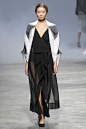 Issey Miyake2011春夏高级成衣发布秀_2011巴黎时装周图片280939
