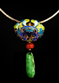 原创皇家中式传统烧蓝帽花项坠，源自清代帽花原型，还原传统烧蓝工艺，配以南红玛瑙桶珠、阳绿翡翠坠子，是一款个性十足的饰品。