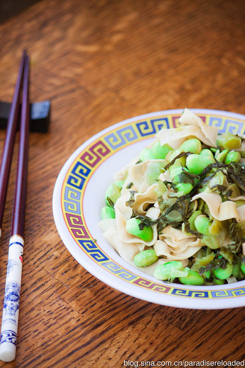 雪菜毛豆百页
材料：

雪里蕻，毛豆仁，...