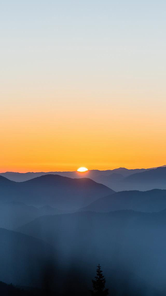 那一抹斜阳一弯月