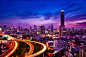 城市道路夜景图片