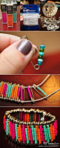 用别针和彩色的小串珠就能串出美丽的手镯``很简单的哦！创意手工DIY@北坤人素材