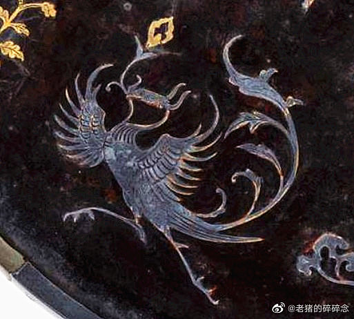 正仓院｜唐.漆背金銀平脱八角鏡 　

这...