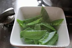 如何做八珍豆腐煲的做法（让孩子长高长壮菜谱）