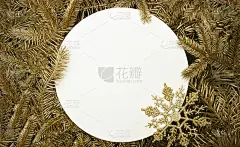 圣诞复制空间与黄金细节。