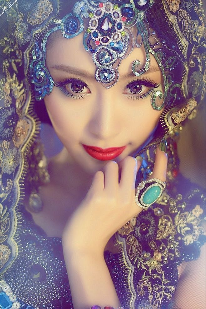 #眼妆# #唇妆# #发型#  灬铃兰灬...