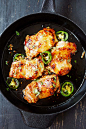 Caramel chicken recipe with chicken thighs and fish sauce.[mv_create title=