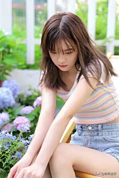 HD高清全面屏手机锁屏壁纸：美女玩水能不湿身么-今日头条