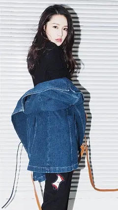 女神李沁随性写真小米手机壁纸