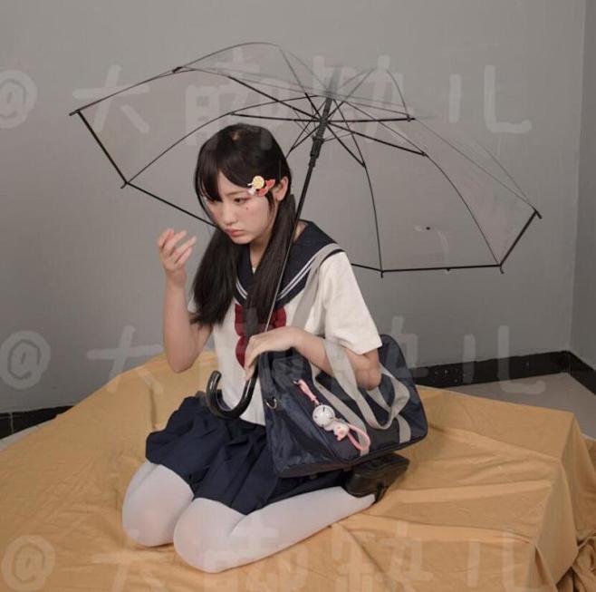 艺用人体 打伞的少女 各类动态姿势角度 ...