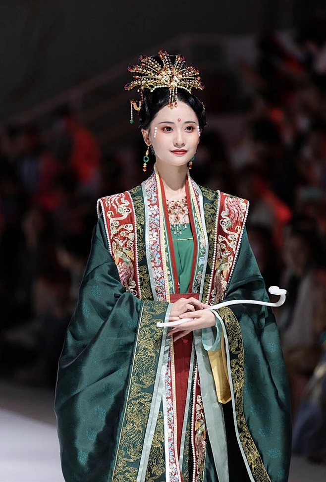 【宋制婚服】出租重回家子佩子衿宋制公服圆领袍大衫霞帔汉服婚服-淘宝网-花瓣网