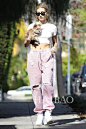 【图】海莉·比伯 (Hailey Bieber) 2019年1月24日在洛杉矶出街图片库_海报时尚网