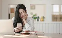 高颜值气质办公美女图片壁纸
