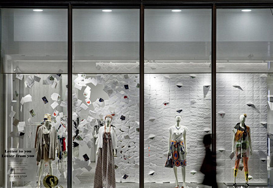 服装店创意橱窗设计