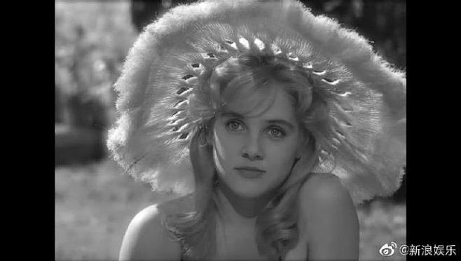 洛丽塔女演员去世# 据《纽约时报》报道.