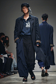 HERrrr采集到角色设计【服装剪裁】