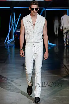 迈阿密风云！罗伯特·卡沃利 (Roberto Cavalli) 2015春夏男装秀，海报时尚网带你亲临2015春夏米兰男装周_第6页_Roberto Cavalli男装