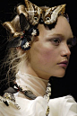 Details at #Alexander McQueen# | Fall 2006 Fashion Show | 细节之美 ​​​​