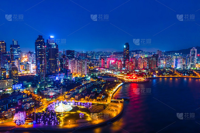 航拍青岛cbd现代建筑夜景