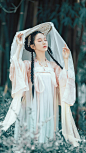 任春风十里轻飏，奏一曲波澜眷恋。