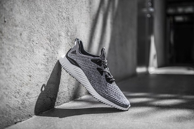 adidas AlphaBOUNCE E...