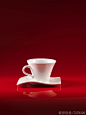 白杯咖啡红色背景上 - Originoo锐景创意 图片详情