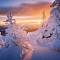 冬季俄罗斯，阳光下的雪景 ​​​​ ​ ​​​​

#俄罗斯旅行# ​​​​