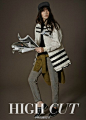 #f(x) Krystal#为某杂志拍摄的画报公开。Krystal近日为某杂志拍摄画报并接受采访。被问到关于恋爱的问题时她表示“如果谈恋爱的话，现在也可以，不是因为工作的原因才不恋爱的，但是即使我谈恋爱应该也不会公开的”。