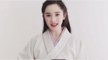 杨幂最新代言穿古装笑容甜美，像不像年轻时...