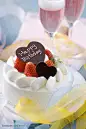西式奶油生日蛋糕高清图片